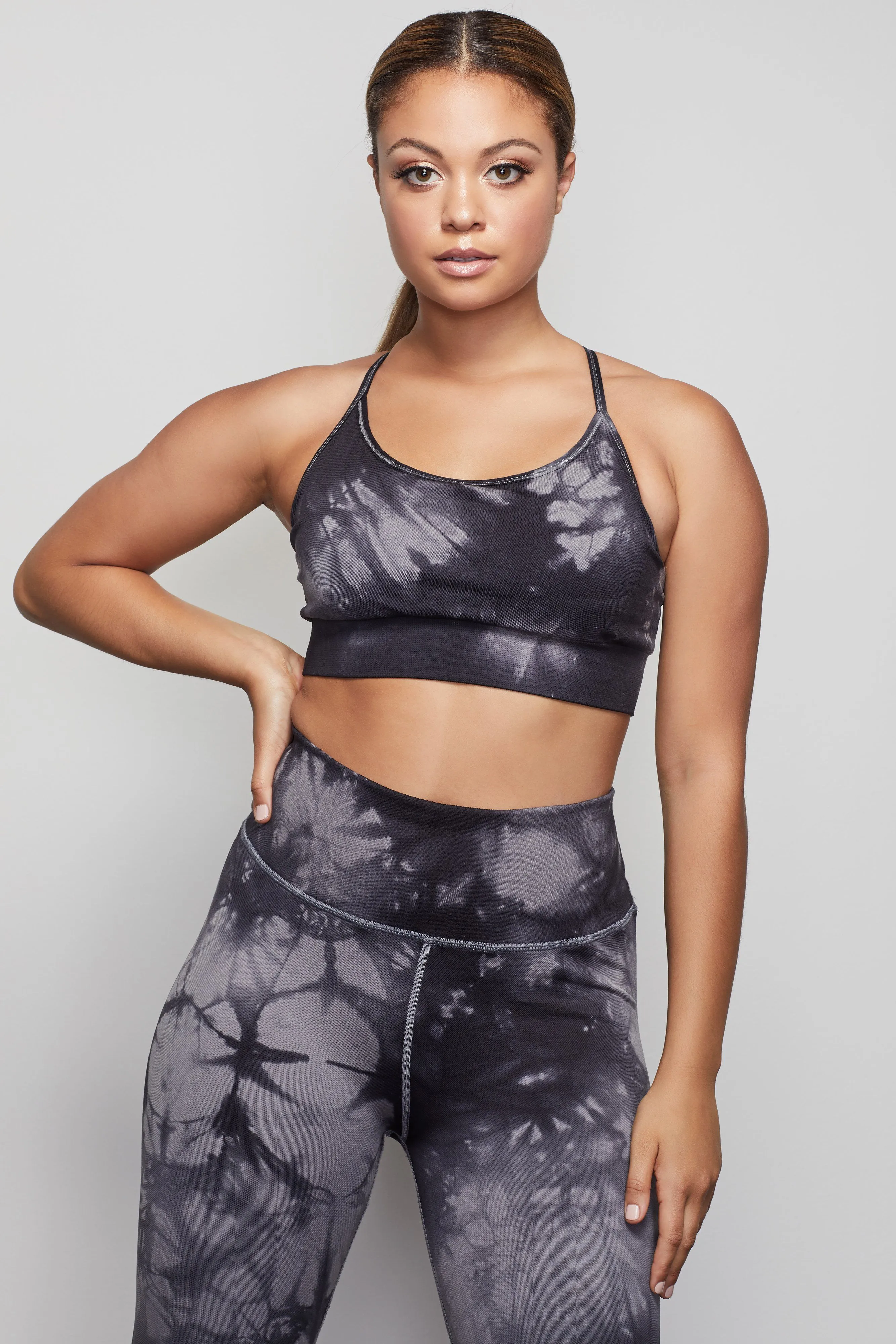 THE SEAMLESS TIE DYE BRA | BLACK077